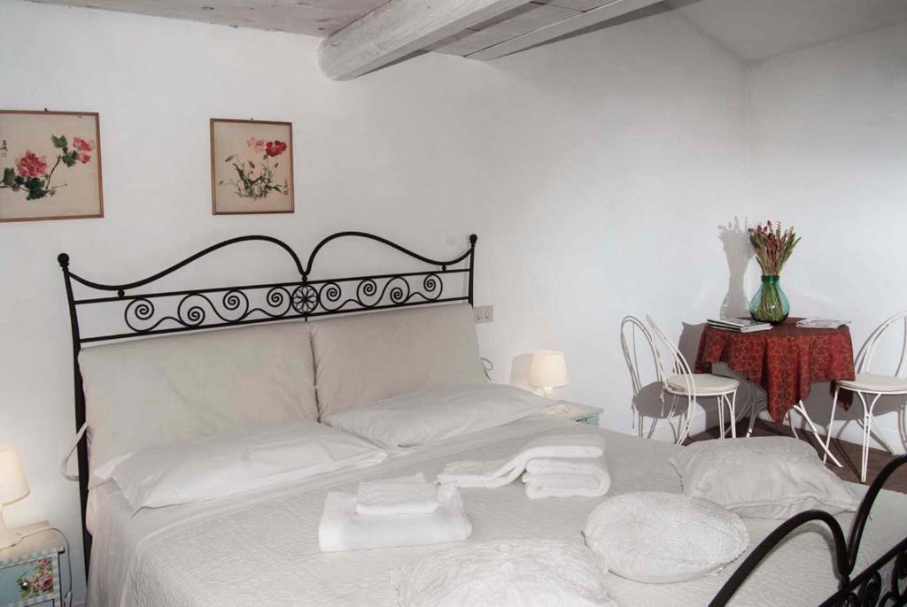 B&B Al Castello Fabro Δωμάτιο φωτογραφία